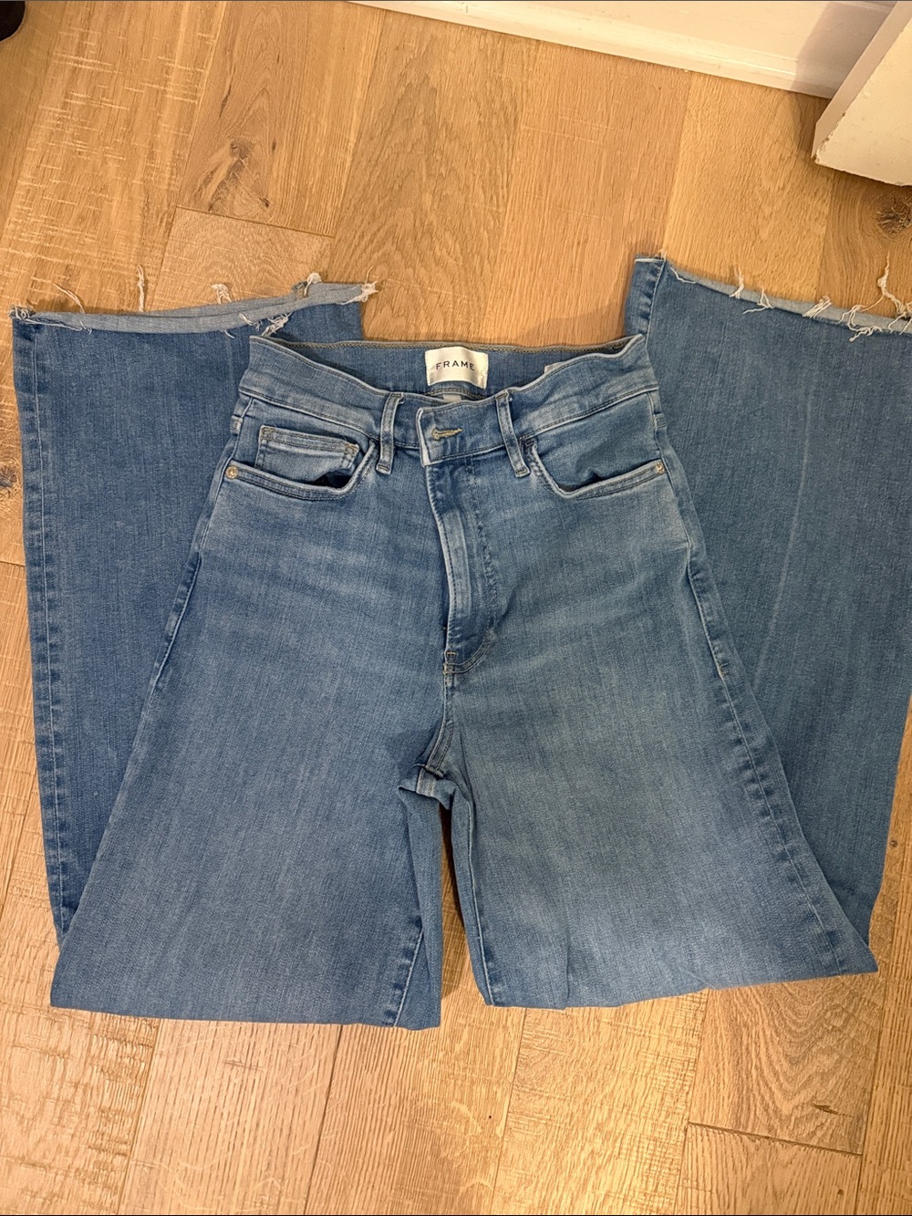 Frame Denim Wide-Leg Jeans in Light Blue Wash